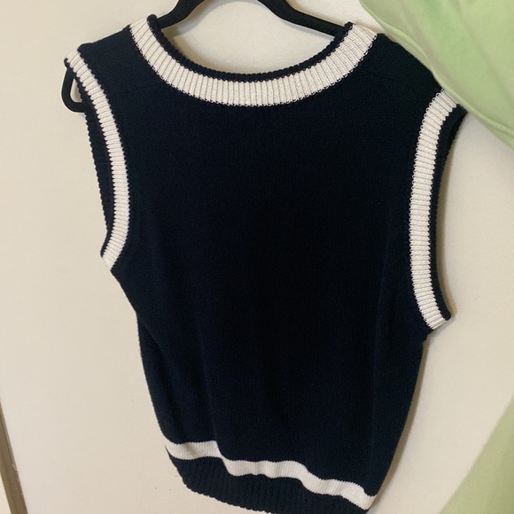 Brandy melville sweater vest - Picture 3 of 4